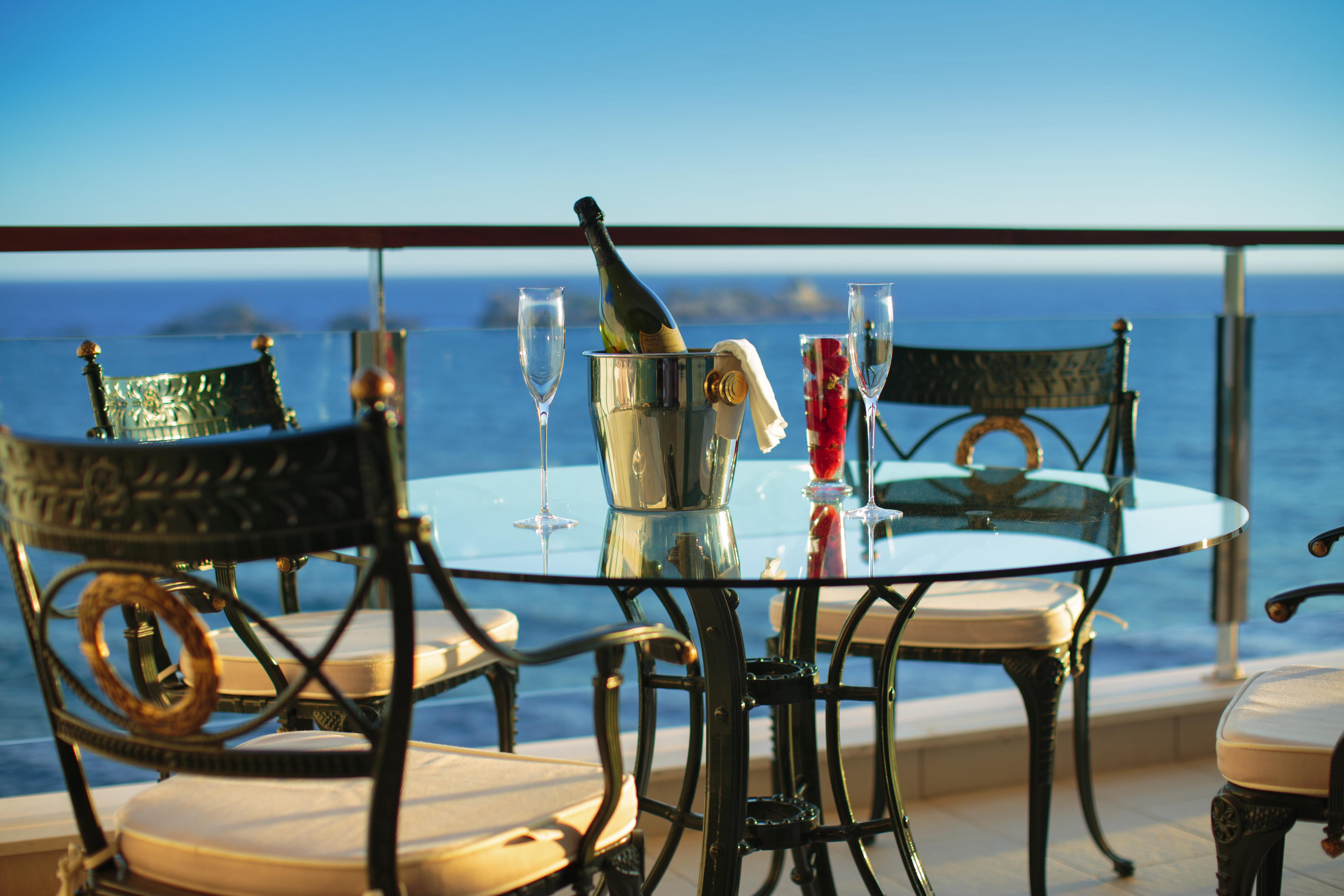 皇家公主酒店 杜布罗夫尼克 外观 照片 A balcony at the hotel