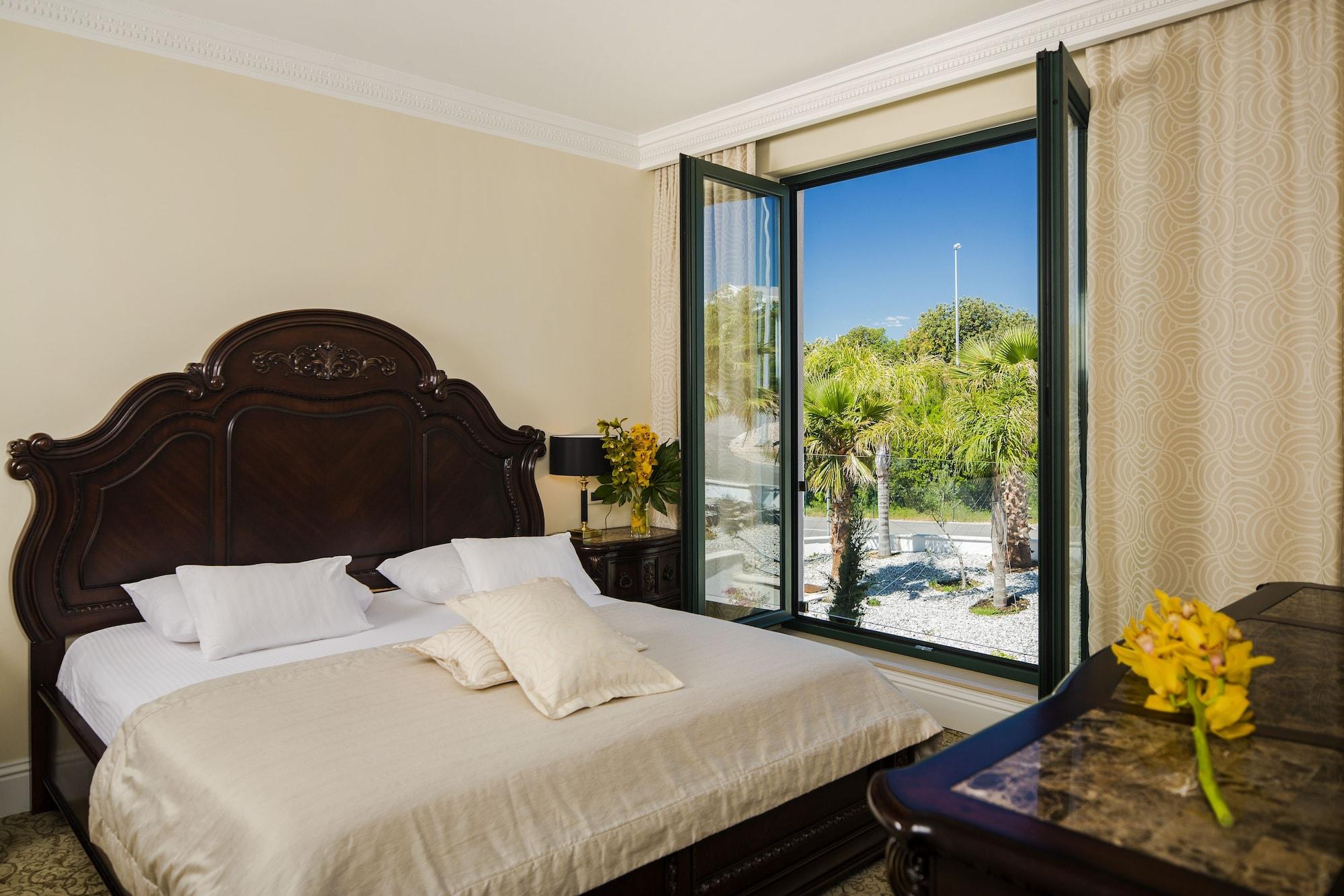 皇家公主酒店 杜布罗夫尼克 外观 照片 A bedroom at the hotel
