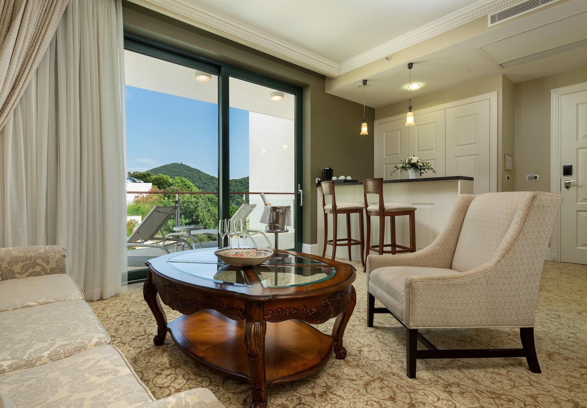 皇家公主酒店 杜布罗夫尼克 外观 照片 A living room