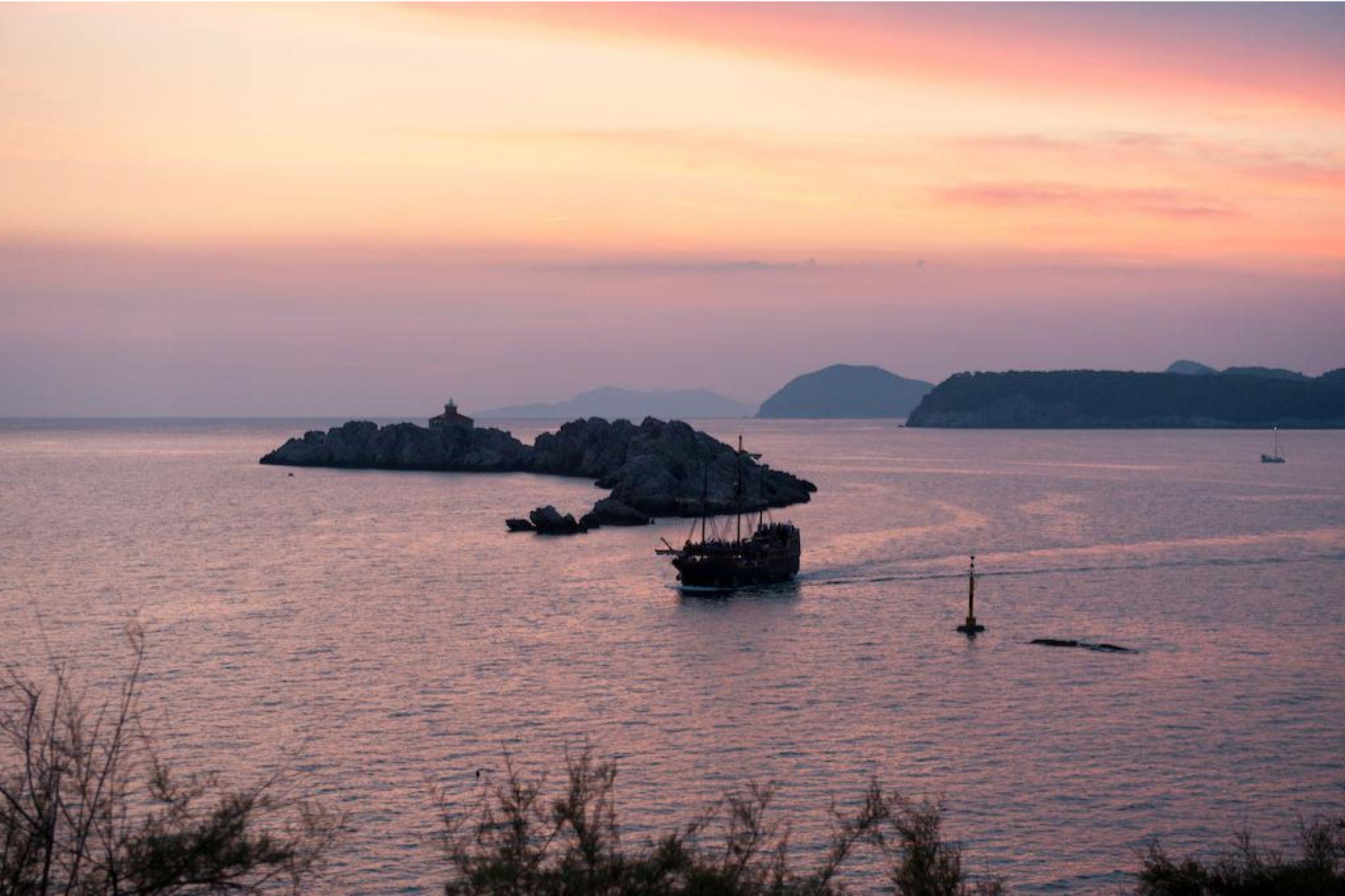 皇家公主酒店 杜布罗夫尼克 外观 照片 Sunset over the Gulf of Poetto