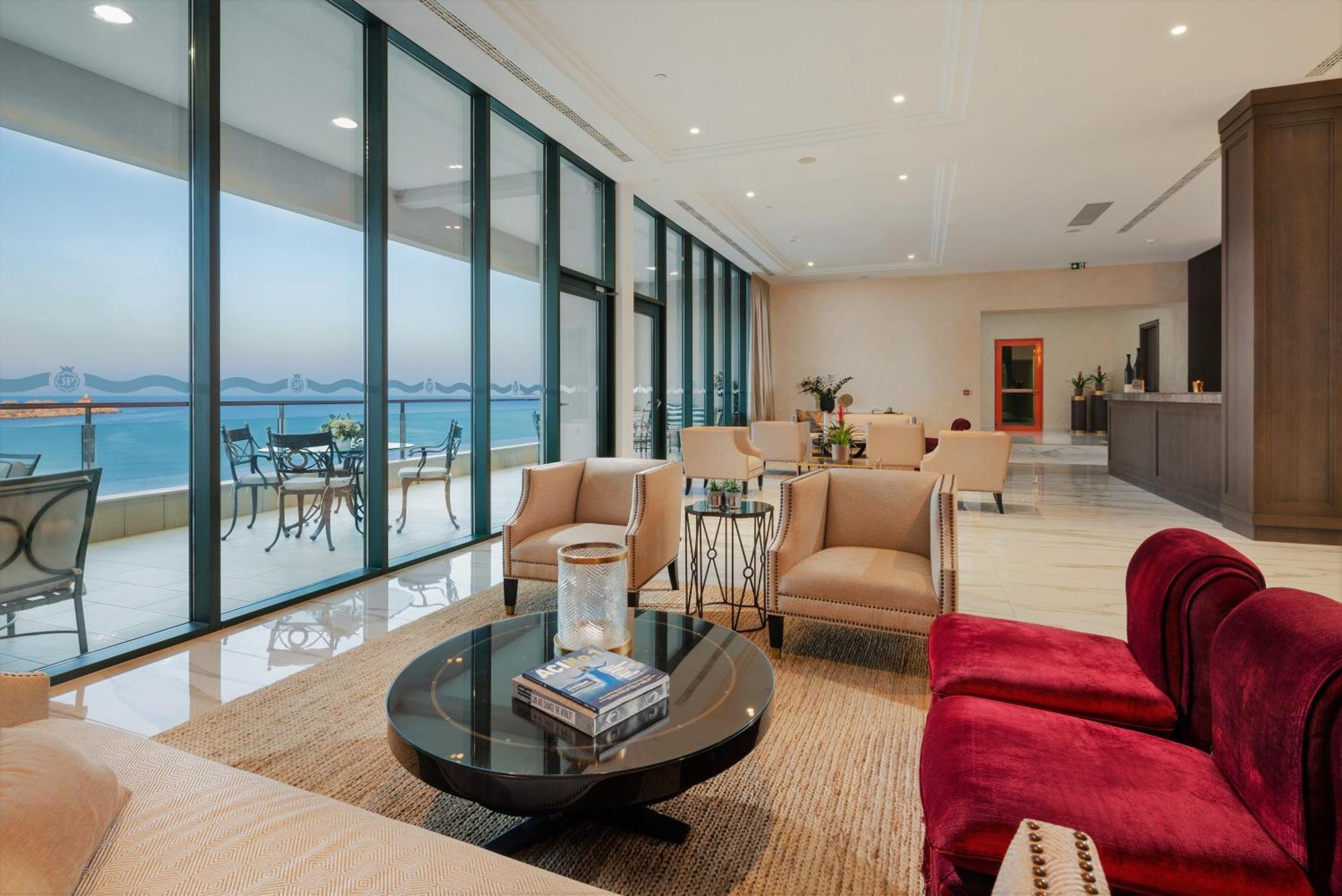 皇家公主酒店 杜布罗夫尼克 外观 照片 A living room in a penthouse at The Address